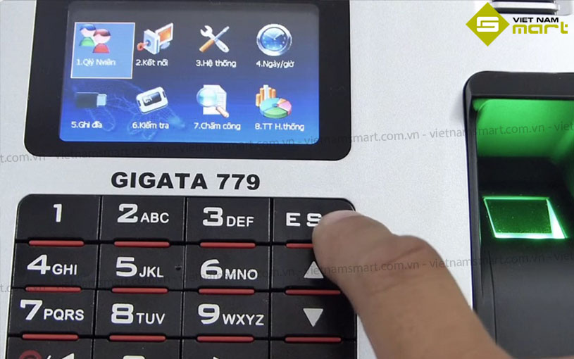 Máy chấm công vân tay Gigata 779 Model Gigata 779 có giao diện tiếng Việt