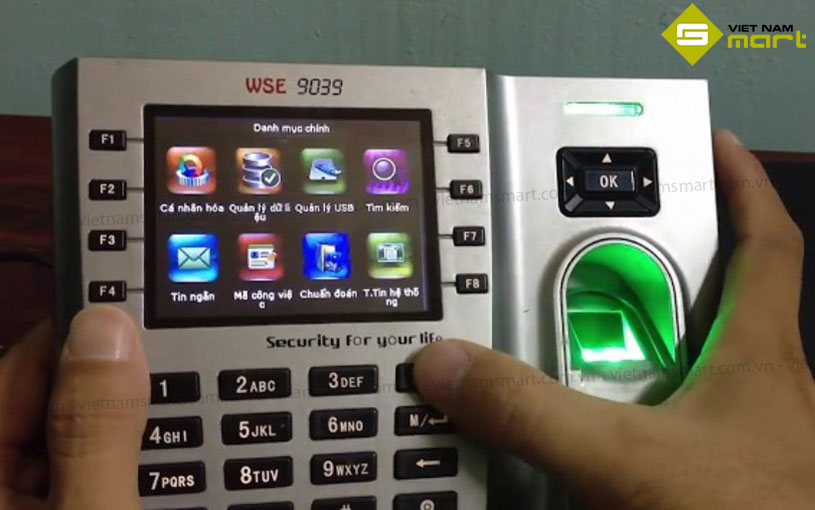 Máy chấm công vân tay thẻ Wise Eye WSE-9039 Model Wise Eye 9039 có thiết kế nhỏ gọn