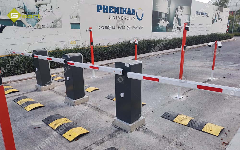 Công trình lắp 4 làn Barrier BGM500 tại Trường Đại học Phenikaa