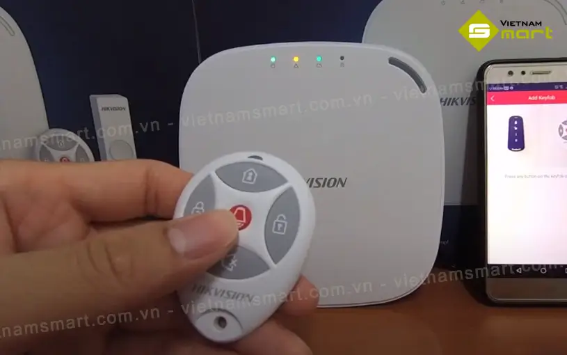 Giới thiệu về remote điều khiển không dây Hikvision DS-19K00-Y