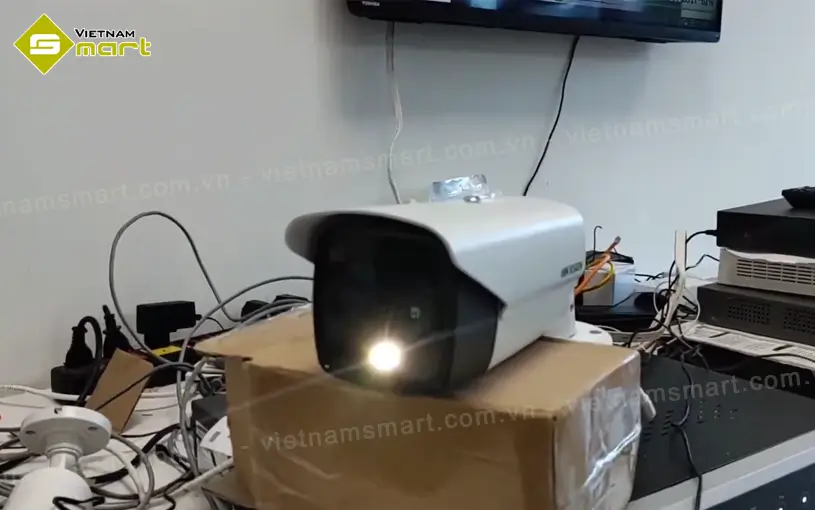 Camera đo thân nhiệt từ xa bằng hồng ngoại Hikvision DS-2TD2617-10/PA Hikvision DS-2TD2617-10/PA