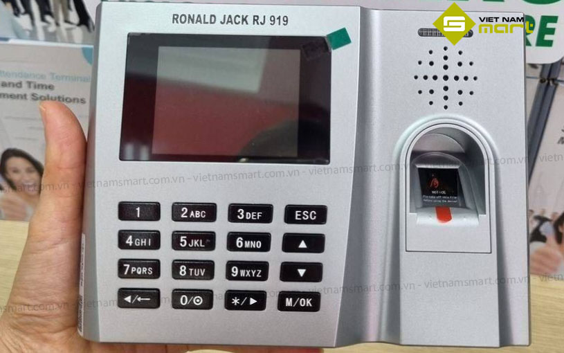 Hình ảnh thực tế của máy chấm công vân tay thẻ Ronald Jack RJ919
