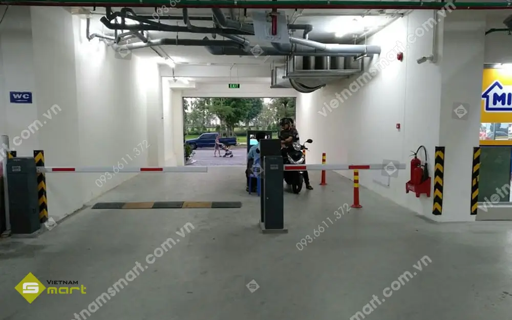 Barrier kiểm soát phương tiện tại bãi gửi xe