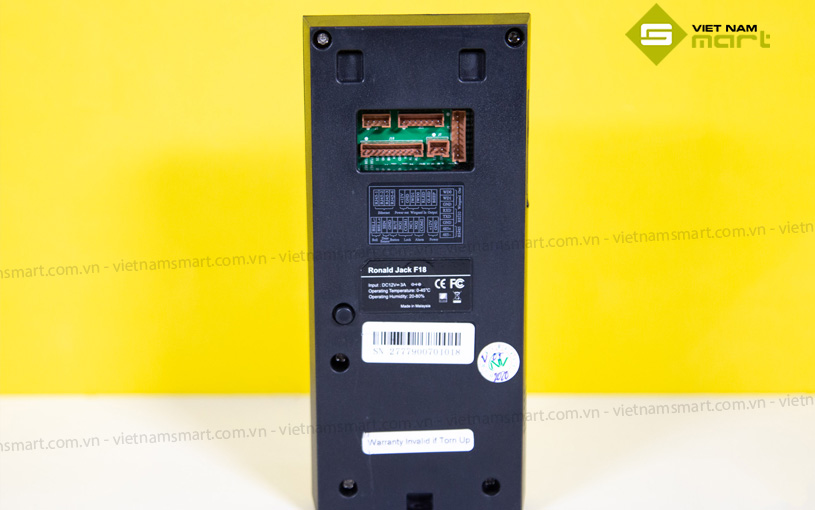 Mặt sau máy chấm công Ronald Jack F18