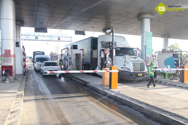 Barrier tự động cho trạm bot chính hãng, giá tốt tại VietnamSmart Barrier tự động cho trạm bot thu phí giảm tải công việc cho nhân viên
