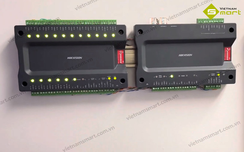 Bộ điều khiển phụ Hikvision DS-K2M0016A dùng cho thang máy