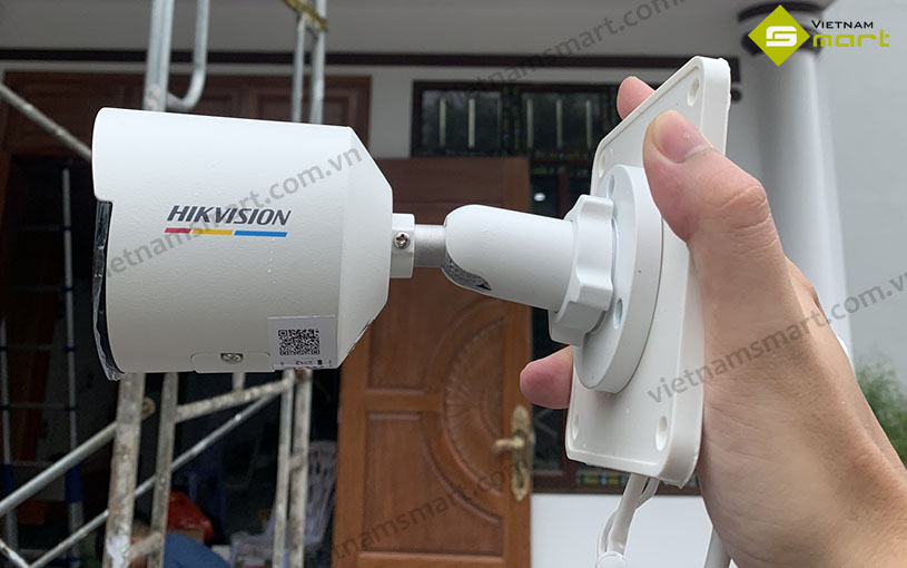 Lắp đặt camera Luf 2.8mm DS-2CD1027G0-LUF 