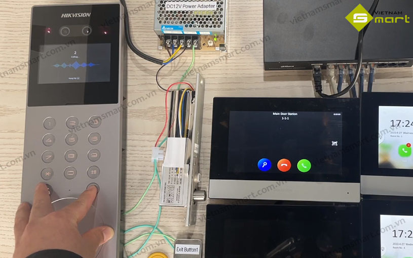 Camera chuông cửa Hikvision DS-KD9203-FE6 Kiểm thử model DS-KD9203-FE6 với màn hình