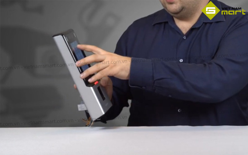 Máy chấm công khuôn mặt Hikvision DS-K1T606MF Máy chấm công DS-K1T606MF có màn hình cảm ứng dễ thao tác