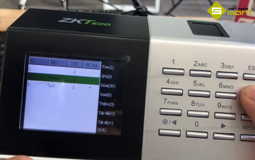 Máy chấm công vân tay ZKTeco D2 Màn hình LCD tiếng Việt và bàn phím nổi dễ thao tác