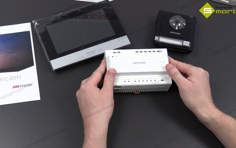 Bộ điều khiển chuông cửa Hikvision DS-KAD706-S Model Hikvision DS-KAD706-S kết nối đa thiết bị