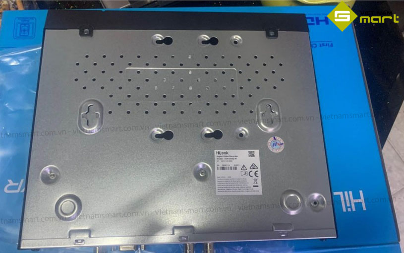 Đầu ghi hình eSSD 4 kênh HiLook DVR-204Q-K1 Hình ảnh thực tế của đầu ghi 4 kênh HiLook DVR-204Q-K1