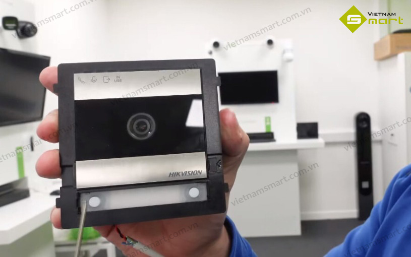 Module camera 1 nút liên lạc Hikvision DS-KD7003EY-IME2 Hình ảnh thực tế của module DS-KD7003EY-IME2