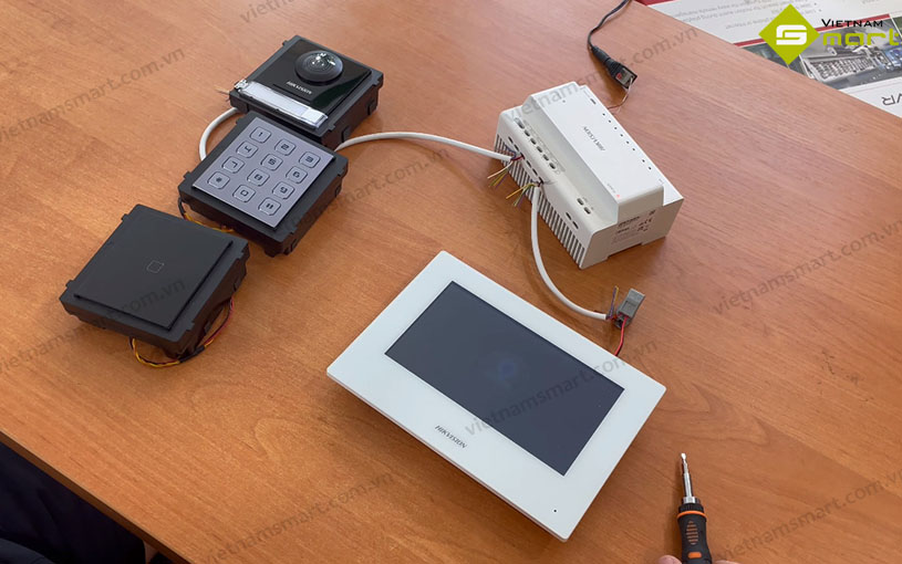 Module camera 1 nút liên lạc Hikvision DS-KD8003Y-IME2 Kiểm thử model Hikvision Giới thiệu module camera Hikvision DS-KD8003Y-IME2 với thiết bị khác