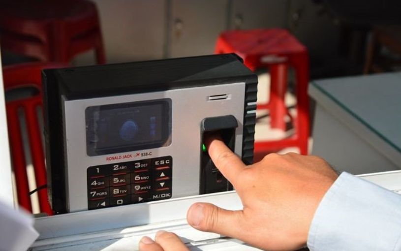 cách sử dụng máy chấm công vân tay thumbnail