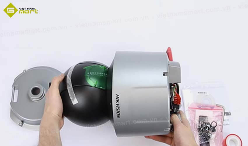 Camera PTZ 4MP Hikvision DS-2DF6A436X-AEL(T5) zoom 36x Cận cảnh camera Hikvision DS-2DF6A436X-AEL(T5)