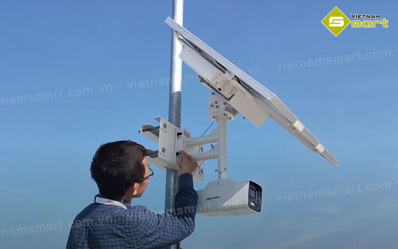 Camera năng lượng mặt trời 4G 4MP Hikvision DS-2XS6A46G1/P-IZS/C36S80 Camera năng lượng mặt trời Hikvision DS-2XS6A46G1/P-IZS/C36S80