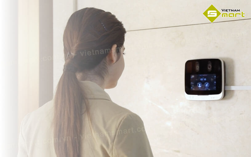 Máy chấm công kiểm soát vào ra bằng mống mắt CMITECH EF-45NC Máy chấm công EF-45NC sở hữu thuật toán công nghệ cao