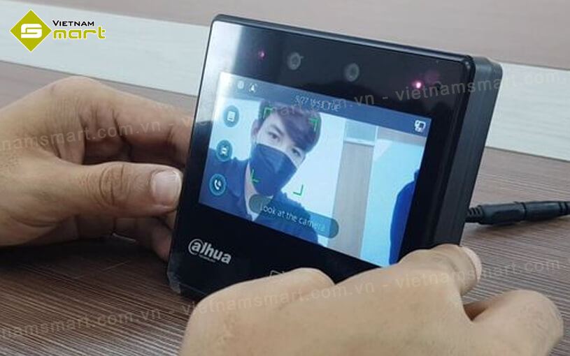 Máy chấm công kiểm soát cửa Dahua DHI-ASI3214A-W Máy chấm công kiểm soát cửa Dahua DHI-ASI3214A-W hiệu năng cao giúp kiểm soát truy cập