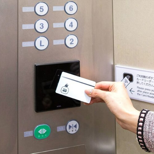 Kiểm soát thang máy