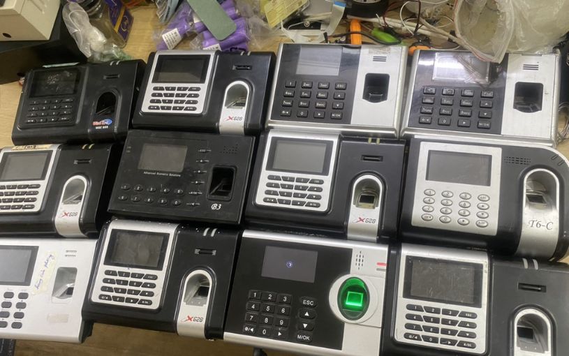 Máy chấm công cũ thumbnail