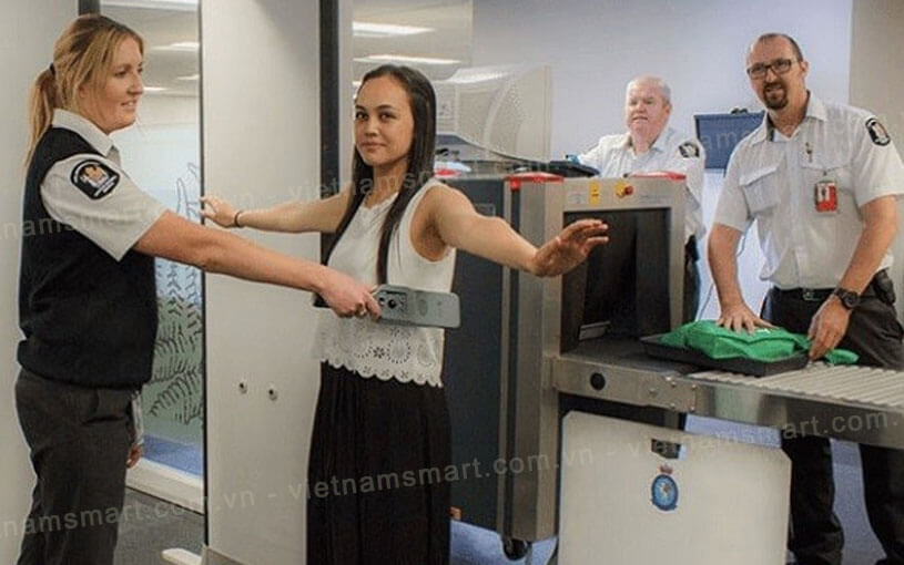 Máy dò kim loại cầm tay không làm ảnh hưởng đến sức khỏe con người