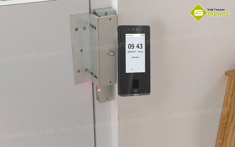 Máy chấm công khuôn mặt ZKTeco SenseFace 4A Máy chấm công khuôn mặt ZKTeco SenseFace 4A chính hãng được phân phối bởi VietnamSmart