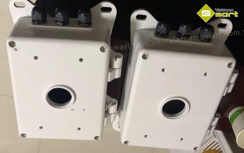 Hộp đựng mối nối hai mạch điện Hikvision DS-1674ZJ Hộp đựng mối nối hai mạch điện Hikvision DS-1674ZJ