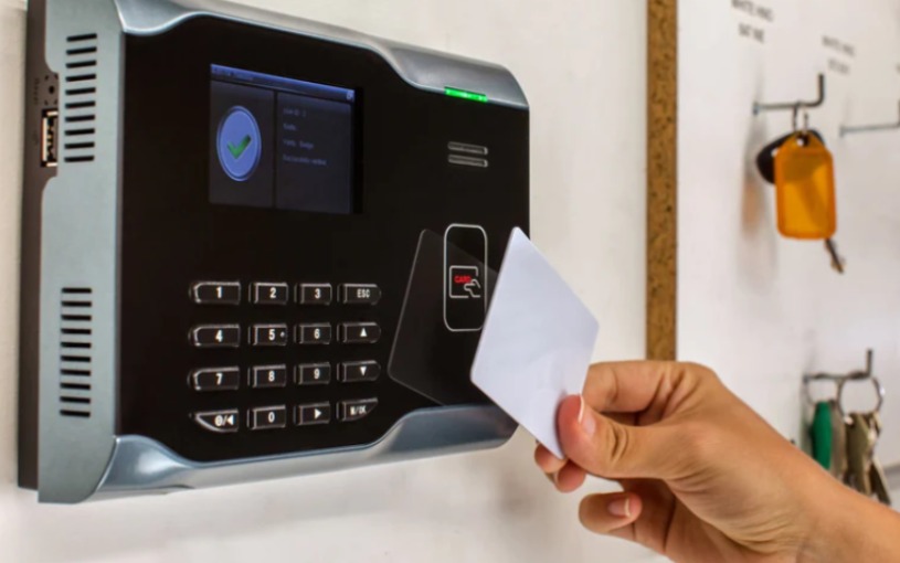 Thiết bị chấm công thẻ từ của Ronald Jack được nhiều người lựa chọn