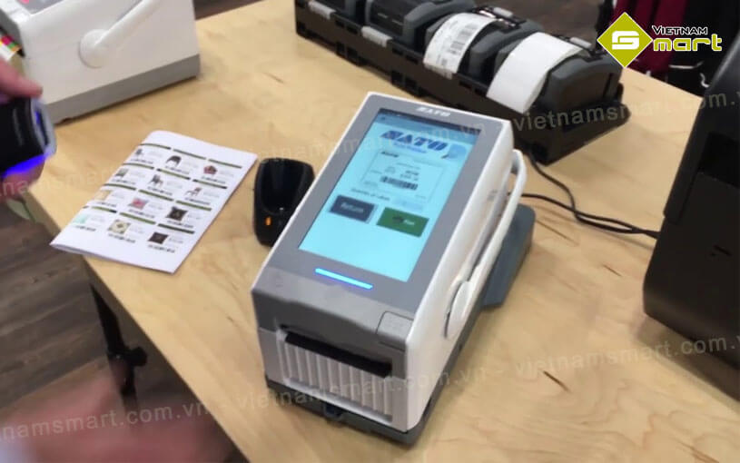 FX3-LX sở hữu màn hình cảm ứng chống nước 7 inch, hiển thị thông tin trực quan