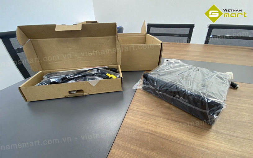 Đầu ghi hình IP chuyên dụng 4 kênh cho ô tô Dahua DHI-MNVR8104-I Đầu ghi hình Dahua DHI-MNVR8104-I