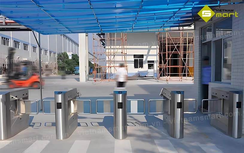 Cổng swing barrier Chisung CSEBZ202 Cổng swing barrier CSEBZ202 kiểm soát, phân làn vào ra tự động