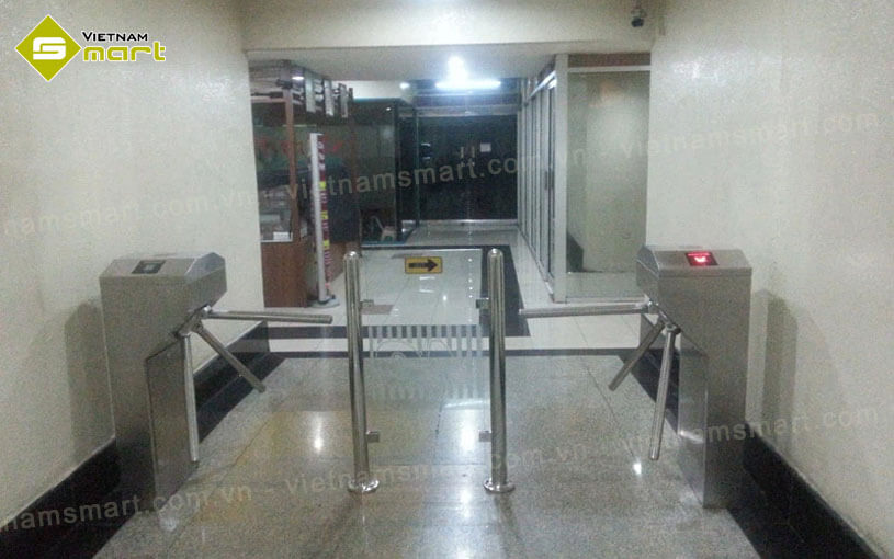 Cổng xoay 3 càng CMOLO CPW-312B Cổng xoay 3 càng CMOLO CPW-312B