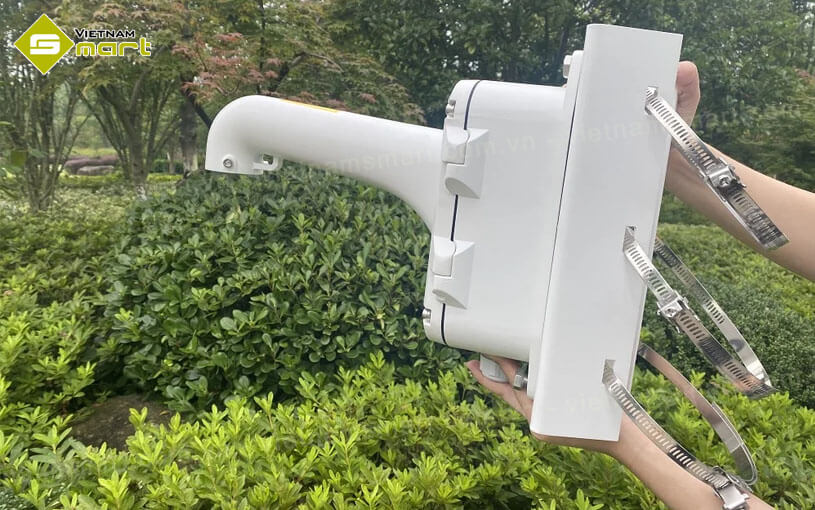 Giá đỡ cột dọc camera Hikvision DS-1604ZJ-BOX-POLE-P Giá đỡ cột dọc camera Hikvision DS-1604ZJ-BOX-POLE-P