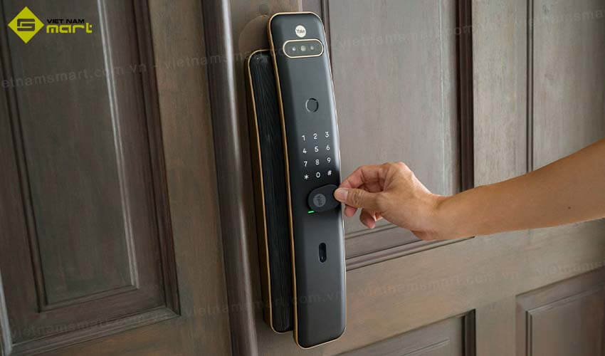 Khóa cửa nhận diện khuôn mặt Yale Luna Pro+ Khóa cửa nhận diện khuôn mặt Yale Luna Pro+