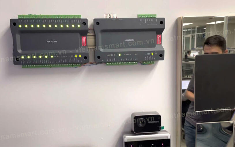 Bộ điều khiển phụ 16 tầng cho thang máy Hikvision SH-K3M0016A giá rẻ