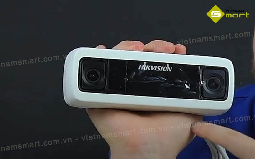 Camera đếm người Hikvision DS-2CD6825G0/C-IV(S)(B) Camera đếm người Hikvision DS-2CD6825G0/C-IV(S)(B) ống kính kép