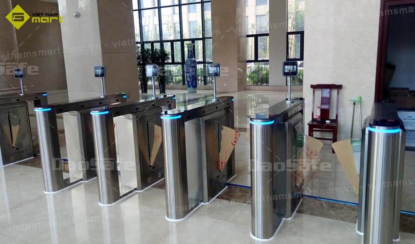 Cổng Flap Barrier Daosafe DS312 tích hợp kiểm soát truy cập 