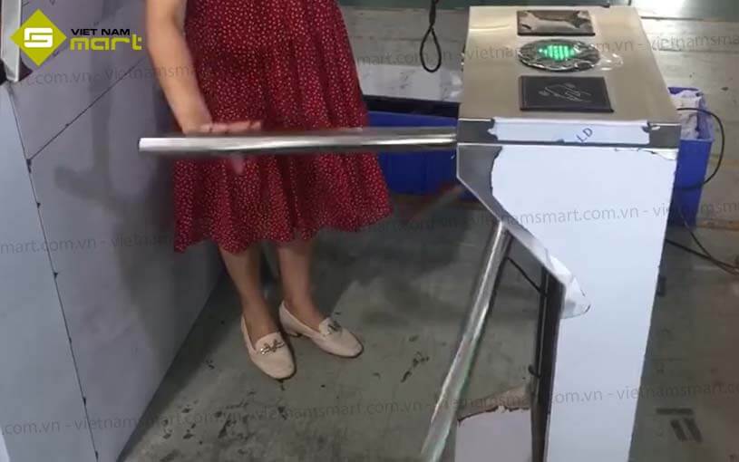 Cổng xoay ba càng Turboo DL128