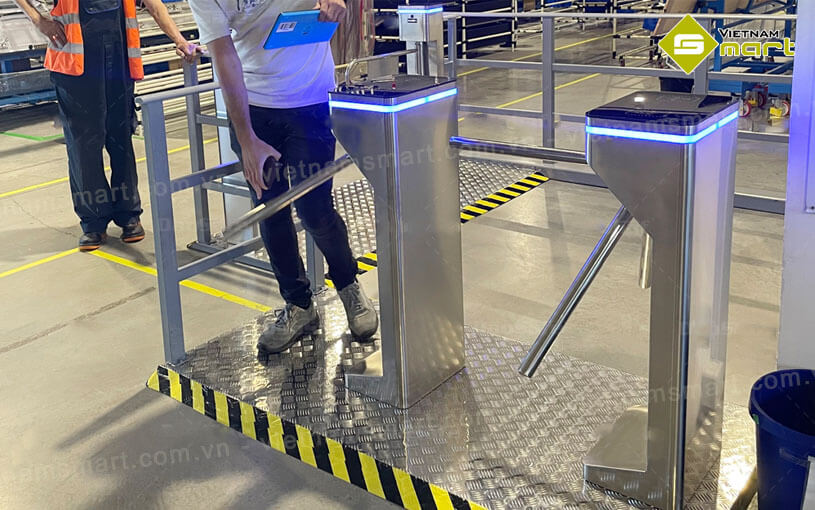 Cổng xoay 3 càng Daosafe DSN-50