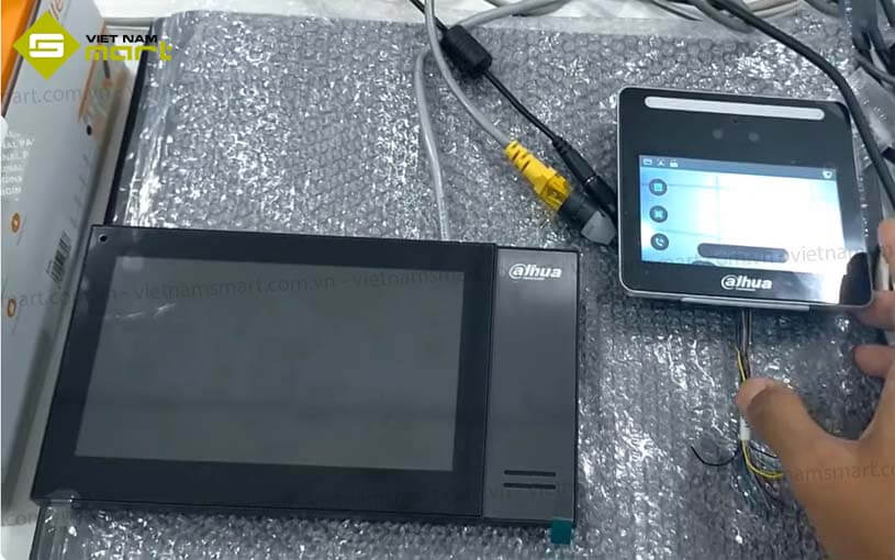 Màn hình chuông cửa Dahua VTH2421FB Màn hình chuông cửa Dahua VTH2421FB