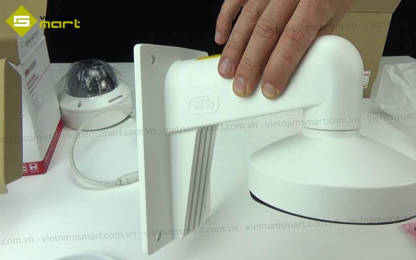 Giá đỡ camera treo tường Hikvision DS-1473ZJ-135 Giá đỡ camera treo tường Hikvision DS-1473ZJ-135