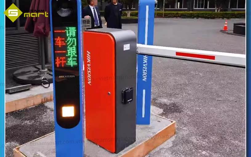 Barrier tự động Hikvision DS-TMG420