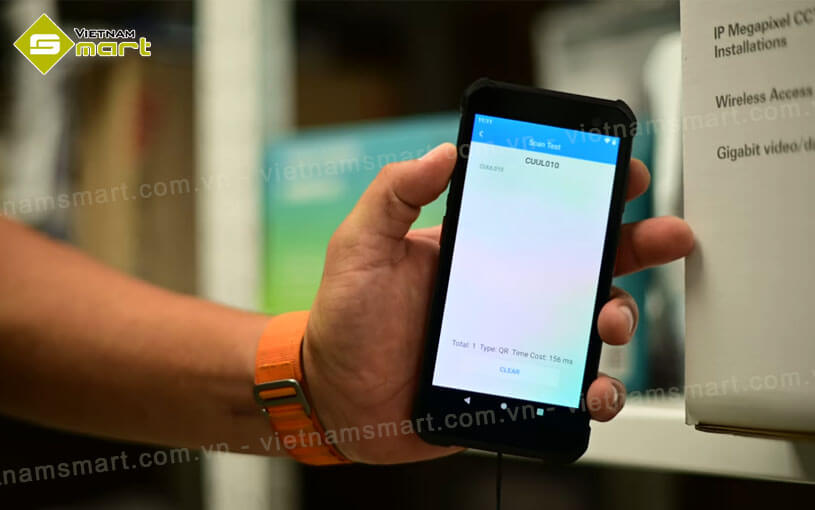 Máy quét mã vạch cầm tay Hikvision DS-MDT201 thiết kế nhỏ gọn chỉ tương đương như một chiếc điện thoại