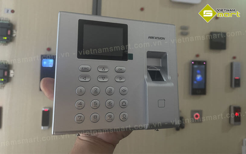 Máy chấm công vân tay Hikvision DS-K1T8003MF Máy chấm công vân tay Hikvision DS-K1T8003MF đời mới nhất