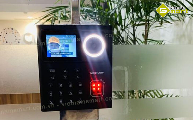 Máy chấm công Hikvision loại nào tốt nhất trên thị trường? DS-K1T320MFWX sở hữu nhiều ưu điểm vượt trội để quản lý nhân sự cho doanh nghiệp
