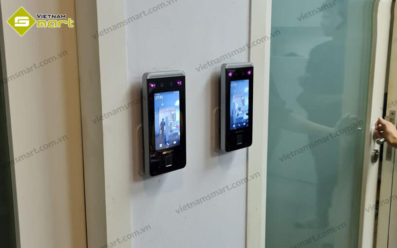 Lưu ý quan trọng khi lựa chọn máy chấm công Hikvision cho doanh nghiệp Sản phẩm có độ bền lớn - lắp đặt trong nhà hoặc ngoài