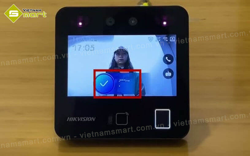 Máy chấm công khuôn mặt Hikvision DS-K1T343MFWX-B Khả năng xác thực khuôn mặt nhanh chóng, tiện lợi trên DS-K1T343MFWX-B