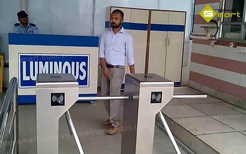 Cổng xoay 3 càng Magnet TTS310 Cổng xoay 3 càng TTS310 phân làn đi bộ