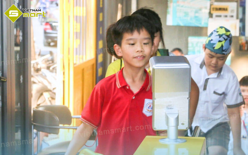 Máy chấm công mống mắt được phân phối chính hãng từ VietnamSmart